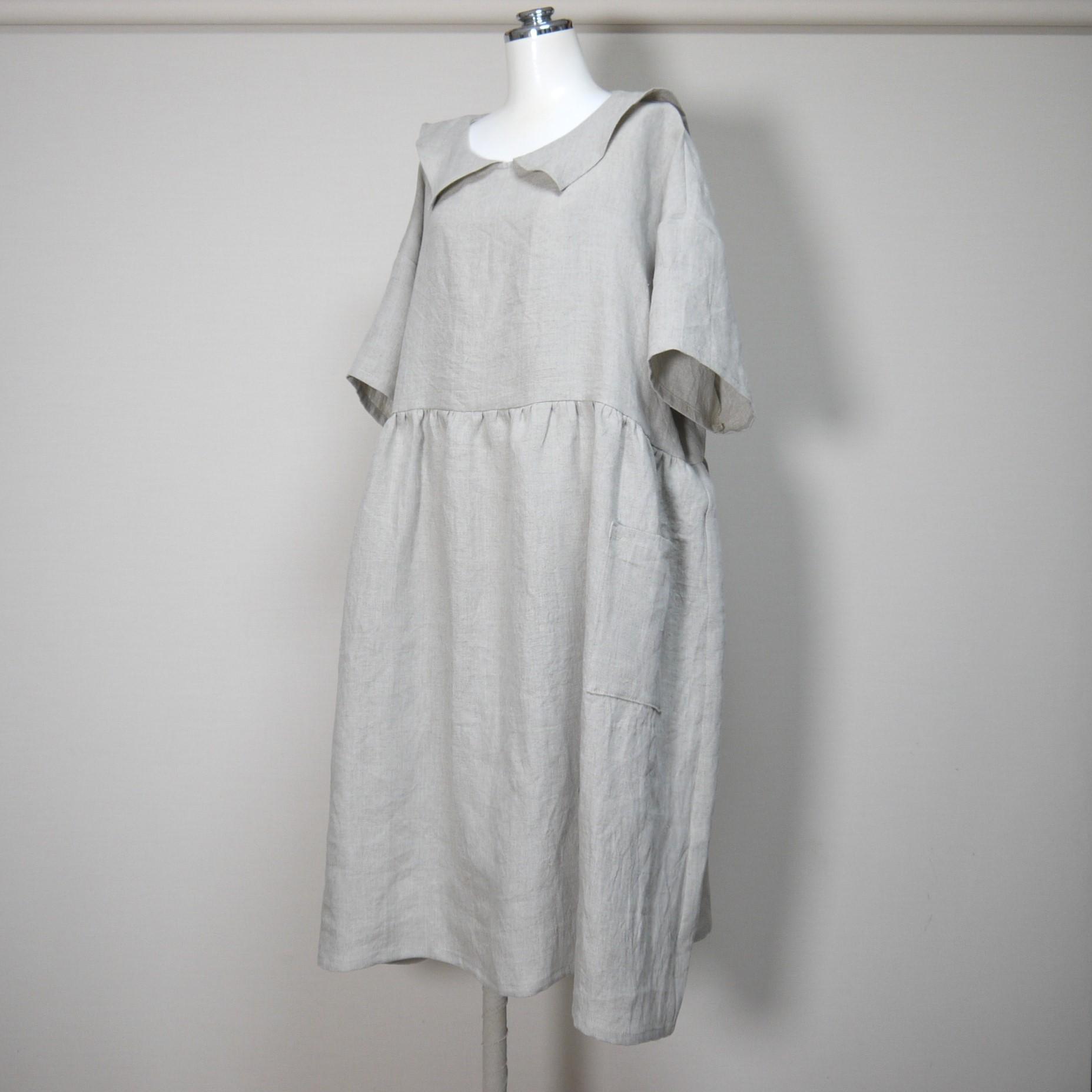 リネン◆ひらっとカラーのギャザーワンピース　半袖◆生成り◆フリーサイズ（中厚、リネン100％） | 2枚目