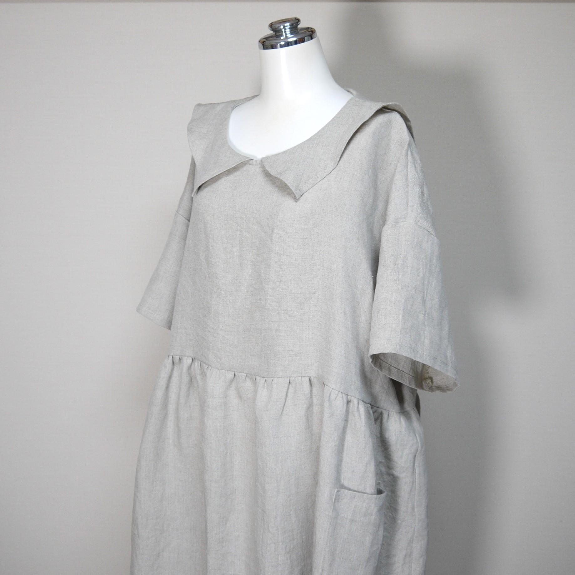 リネン◆ひらっとカラーのギャザーワンピース　半袖◆生成り◆フリーサイズ（中厚、リネン100％） | 3枚目