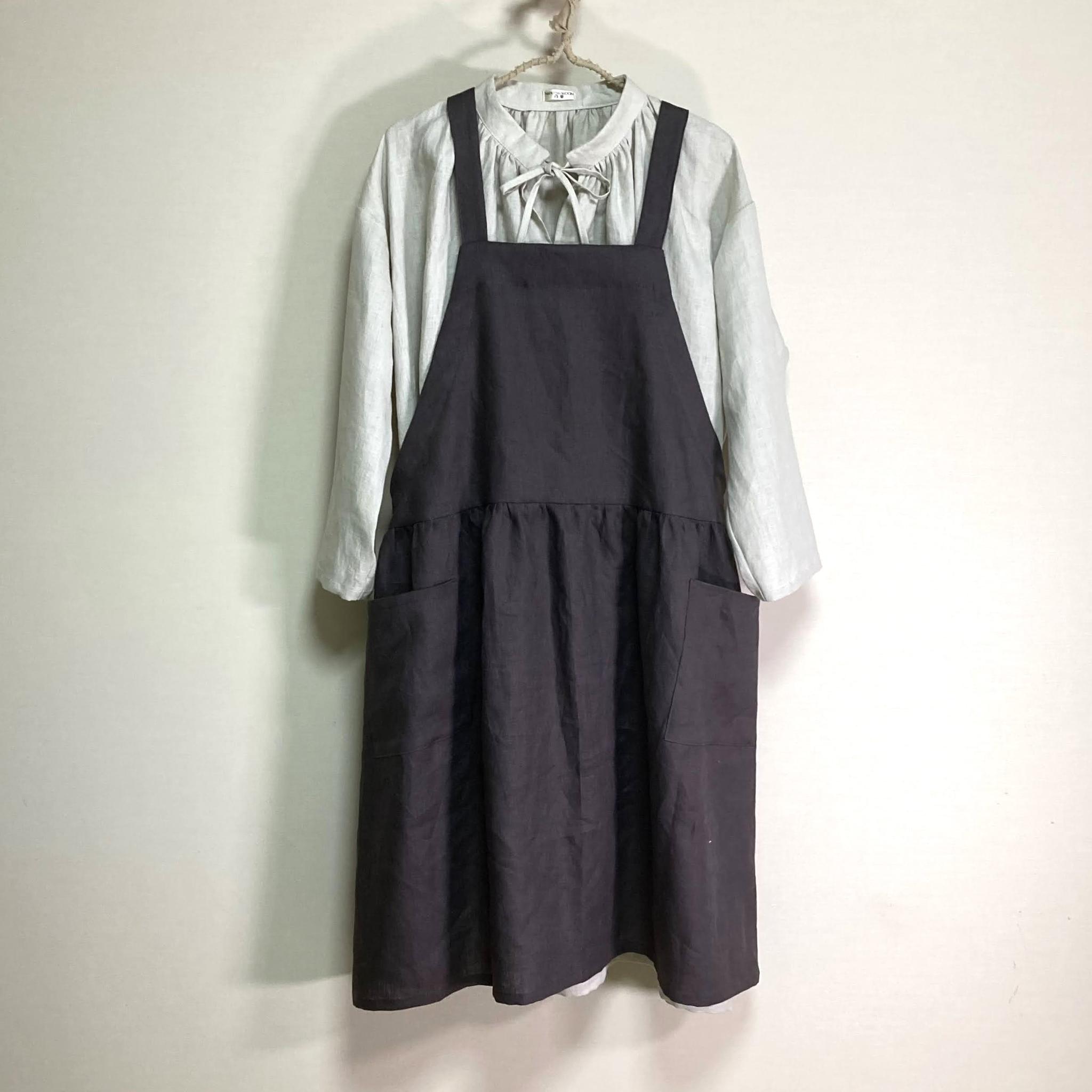 カラーリネン◆ギャザーエプロンワンピース◆チャコール◆フリーサイズ(中厚、リネン100%) | 11枚目