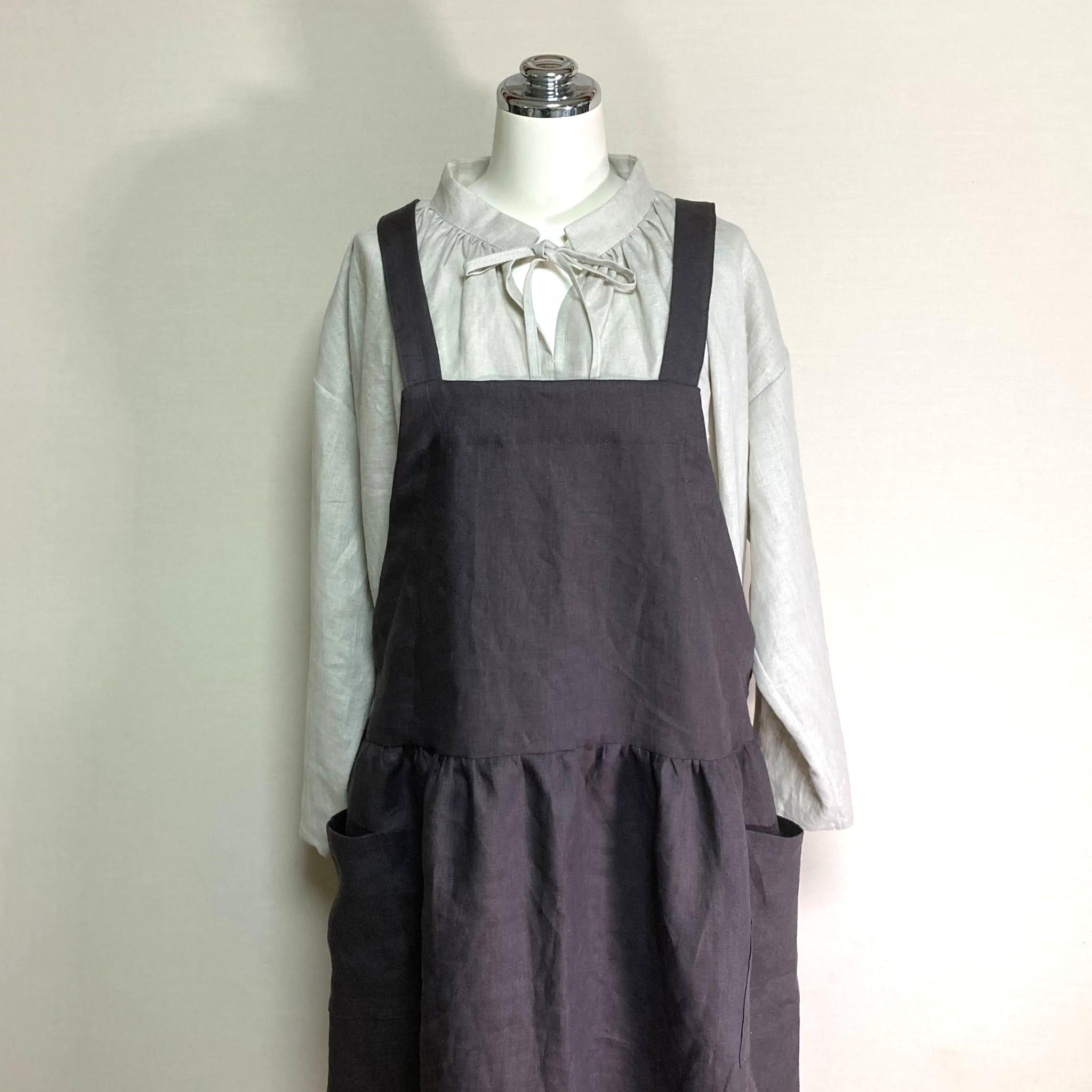 カラーリネン◆ギャザーエプロンワンピース◆チャコール◆フリーサイズ(中厚、リネン100%) | 2枚目