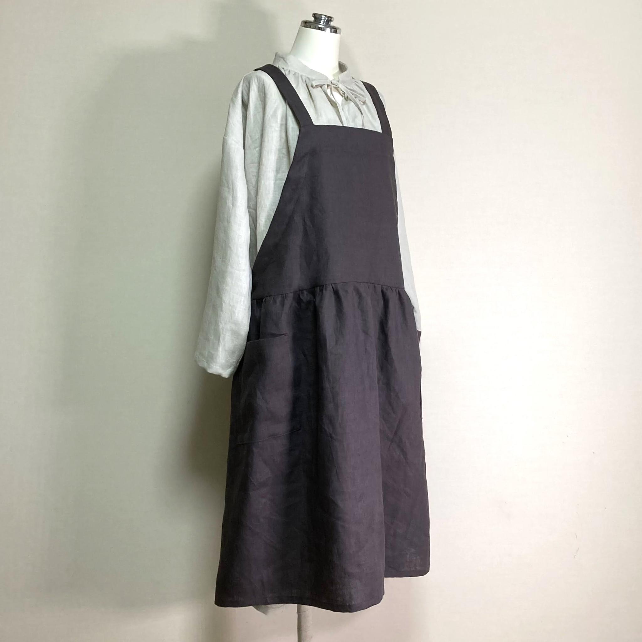 カラーリネン◆ギャザーエプロンワンピース◆チャコール◆フリーサイズ(中厚、リネン100%) | 3枚目
