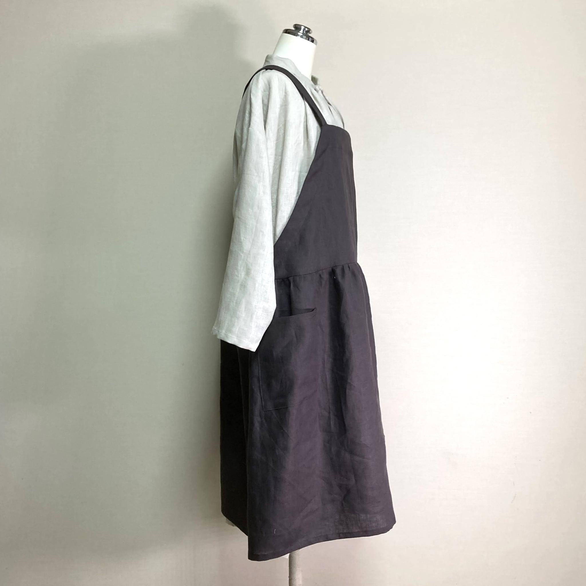 カラーリネン◆ギャザーエプロンワンピース◆チャコール◆フリーサイズ(中厚、リネン100%) | 6枚目